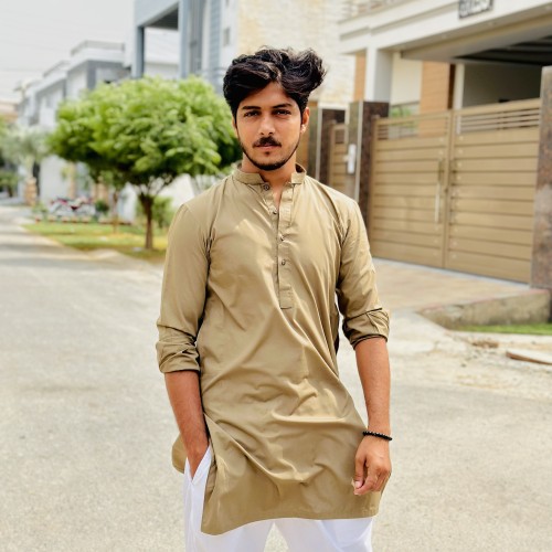 Maaz R.