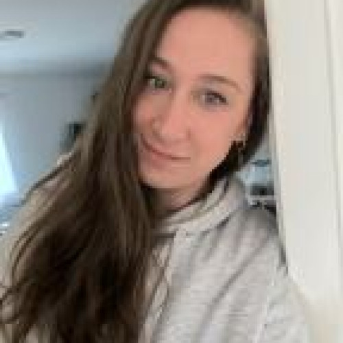 Nena I. profile photo