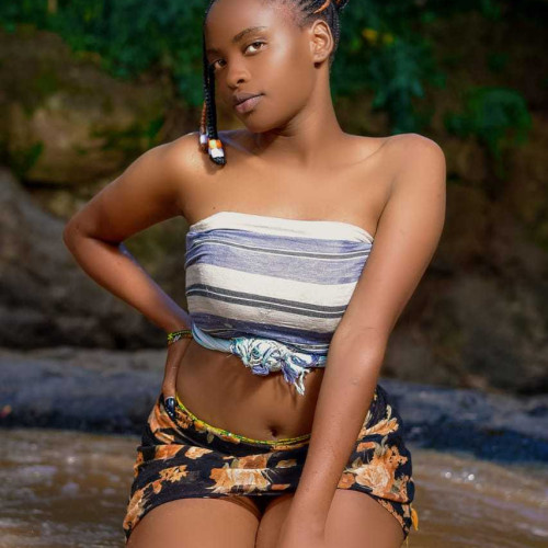 Praise w. profile photo