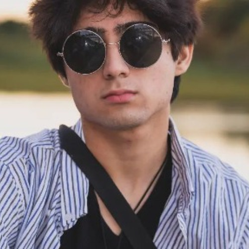 alex r.