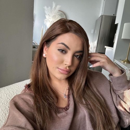 Alexa  V.