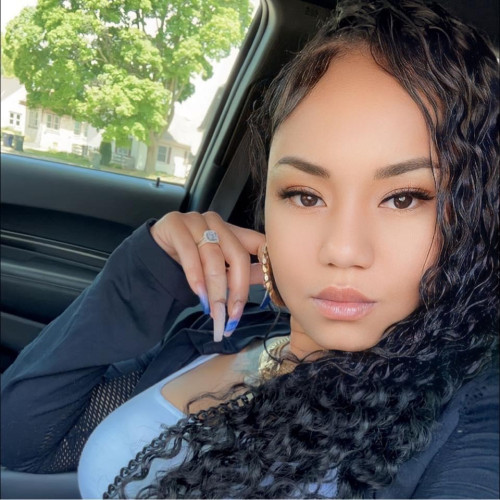 Julaura R. profile photo