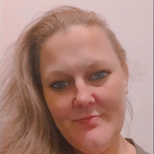 LisaMarie r. profile photo