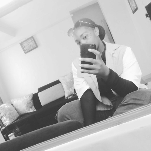 leila r. profile photo