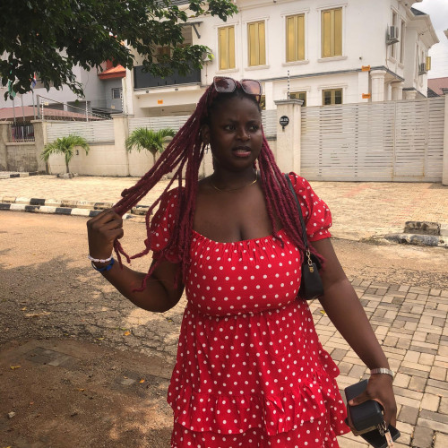 Lora O. profile photo