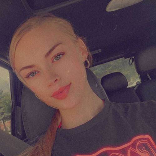 khloe b. profile photo