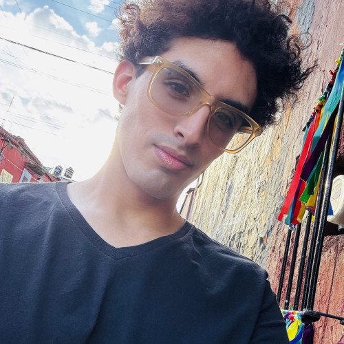 Manuel  V. profile photo