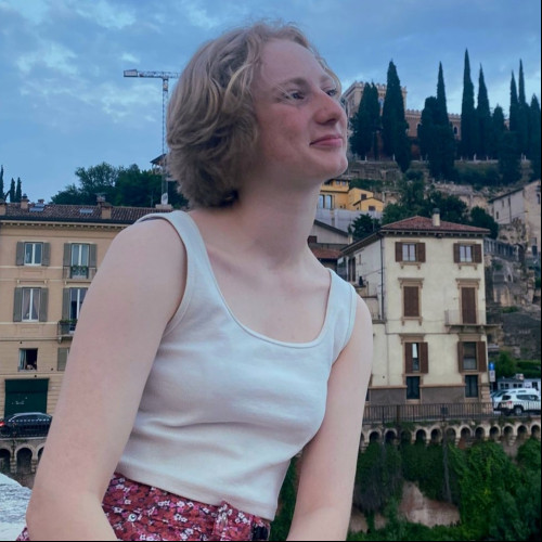 Julia W. profile photo