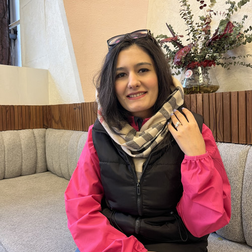 Sarvenaz H. profile photo