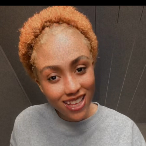 ellsa T. profile photo