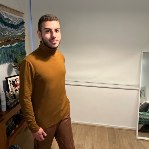 Alex K.