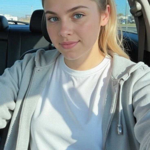 Chloe R. profile photo