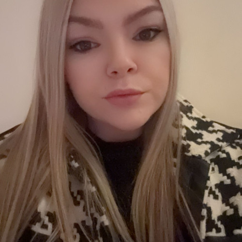 Chloe  H.