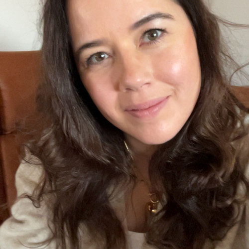 Chlo  L. profile photo