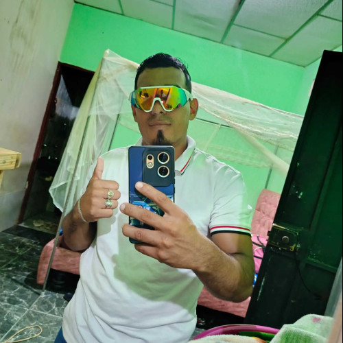 Alarcn guagua F. profile photo