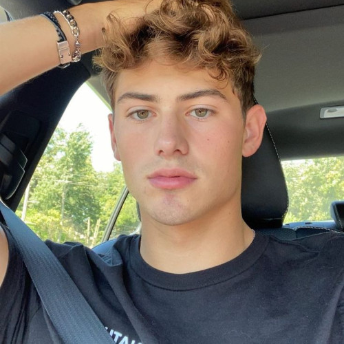 Michavis G. profile photo