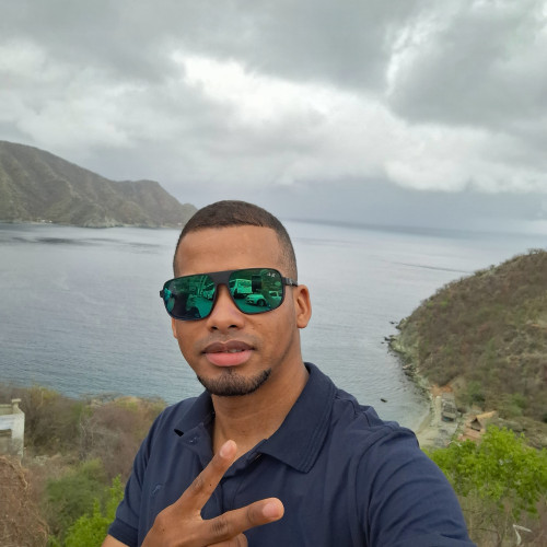 ALEJANDRO R. profile photo