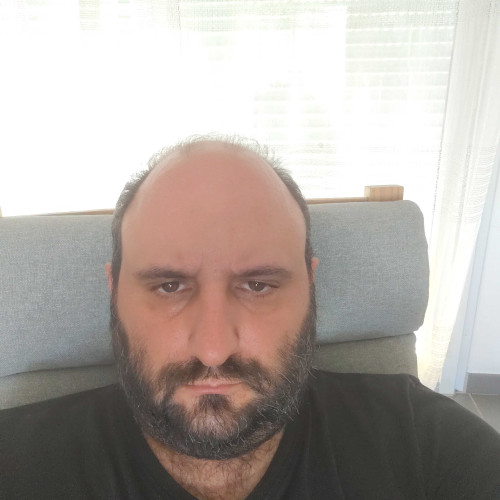 L f M. profile photo