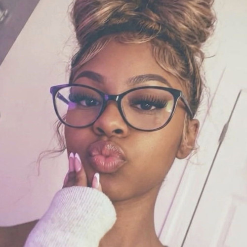 Mia J. profile photo
