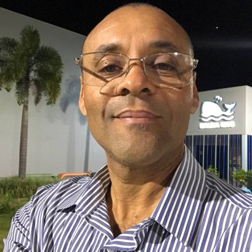 Elias M.
