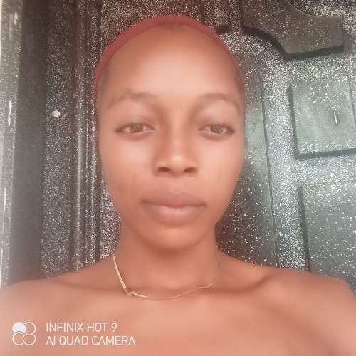 Lizzy  B. profile photo