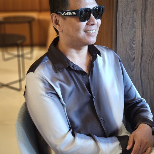 Reynaldo  V.