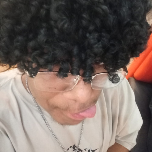 Kaique J.