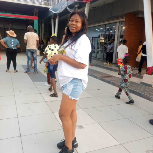 mia l. profile photo