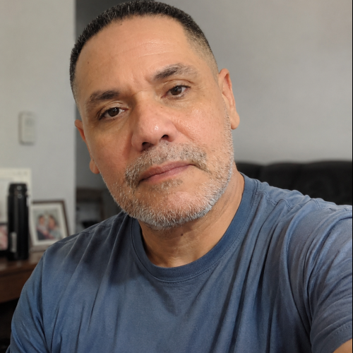 Carlos R C. profile photo