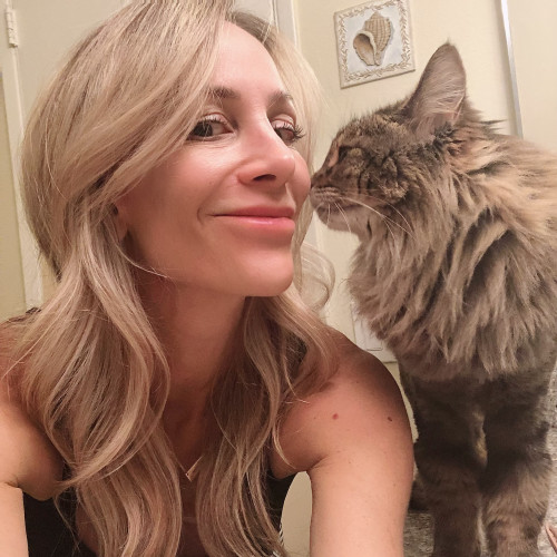 Angela R.