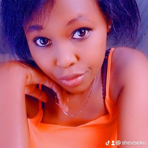 nelly l. profile photo