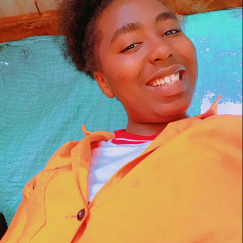 Essence  L. profile photo