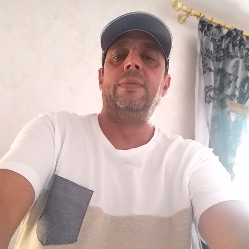 younes  s. profile photo