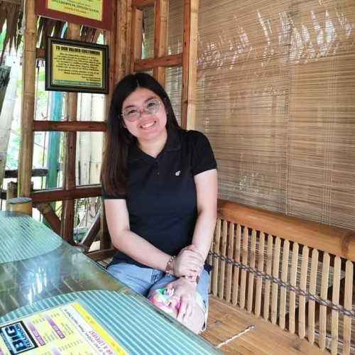 Kim M. profile photo