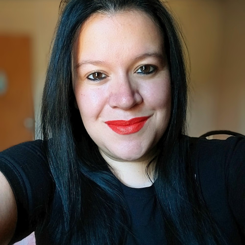 Mari L. profile photo