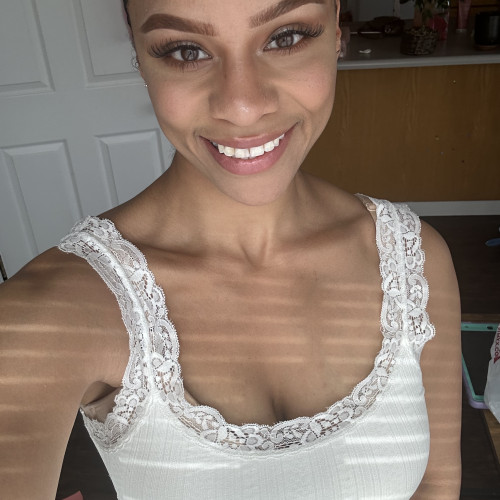 Bella  L. profile photo