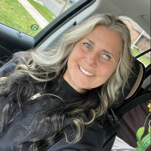 Lesley V. profile photo