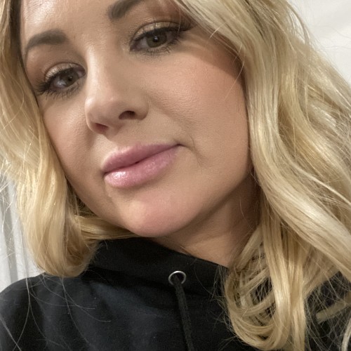 Mia F.