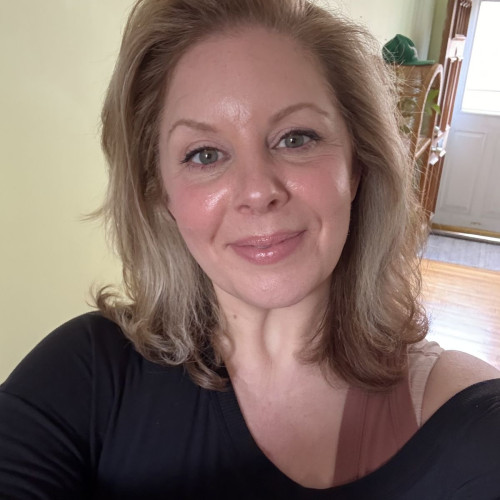 Lara V. profile photo