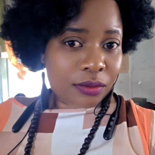 vee m. profile photo