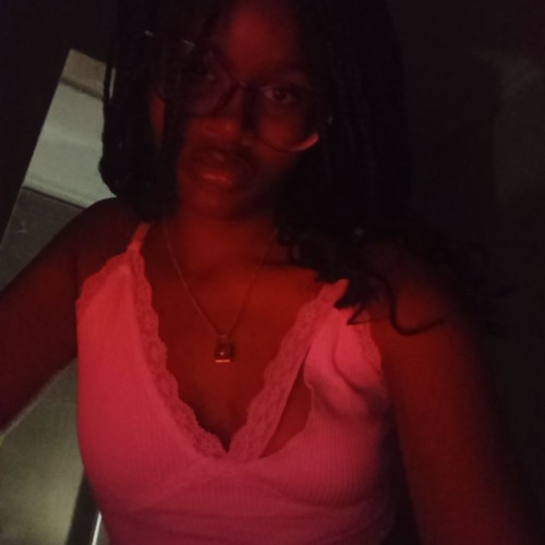 Izel M. profile photo