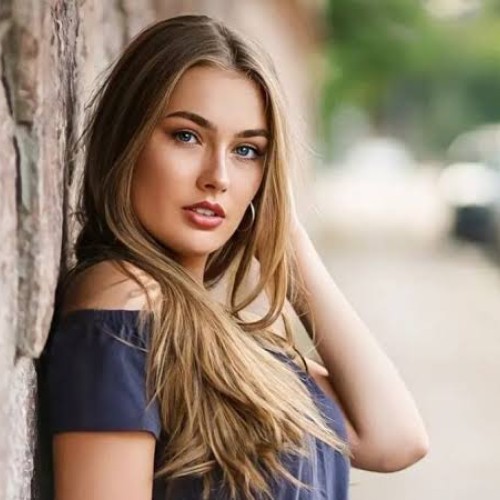 Lilly L.