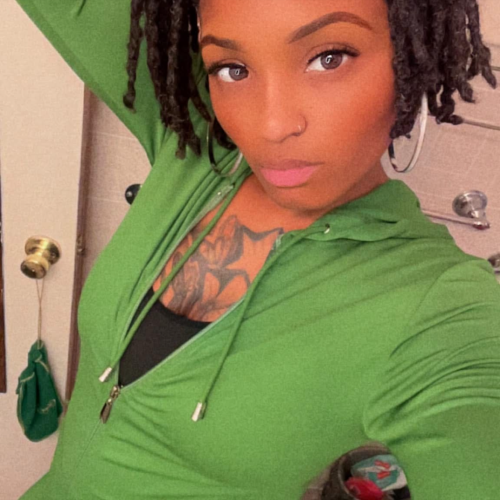 Robynique D.