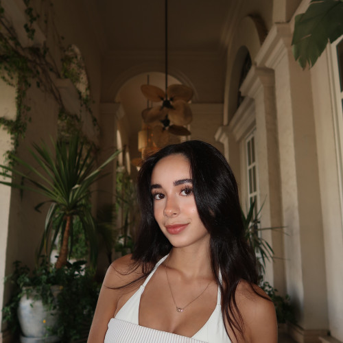 Bella H.