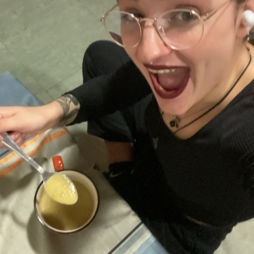 Julie  F. profile photo