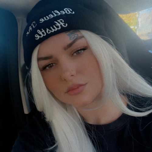 Jade  B.