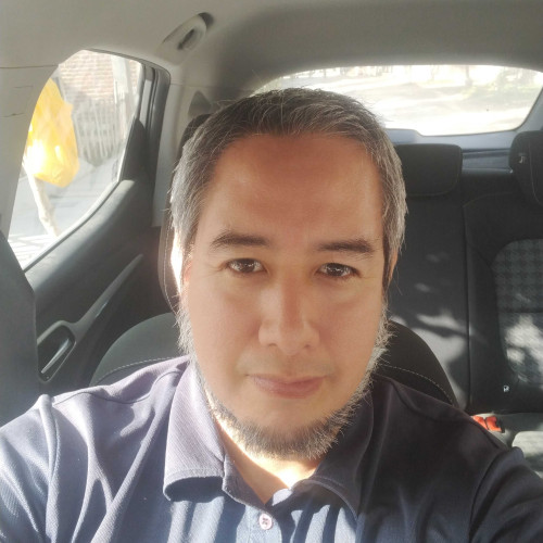 Mauricio E.