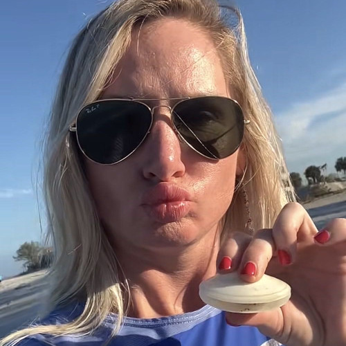 Laura E. profile photo