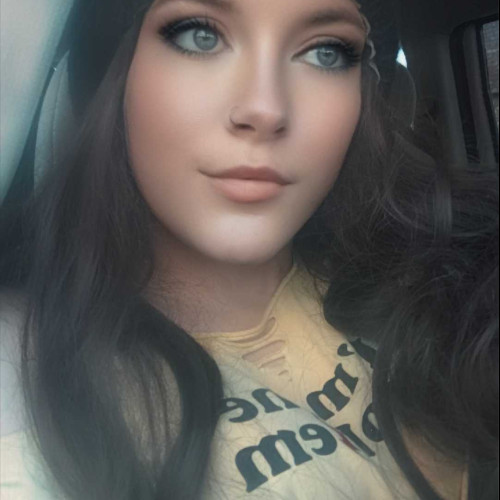Chrissy L. profile photo