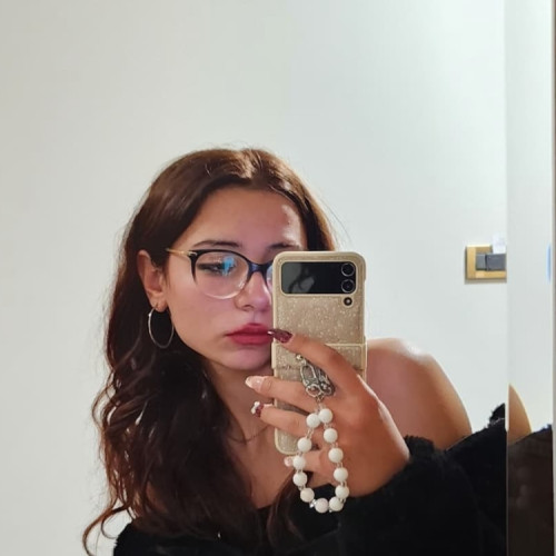 Billie  . profile photo